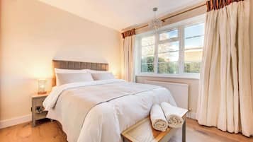 Cosy King Bedroom