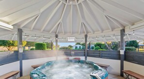 Baignoire à remous intérieure