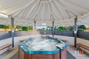 Bain à remous intérieur