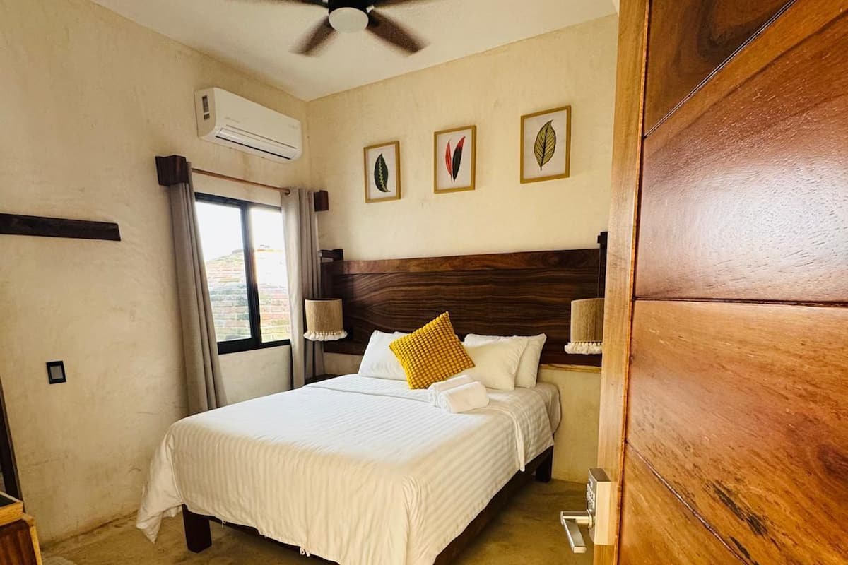 Habitación estándar | Tabla de planchar con plancha, wifi gratis, ropa de cama