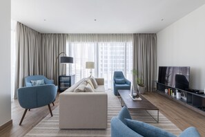 Apartment | Living area - Sunny 2BR at Jumeirah Living Marina Gate (Dubai)