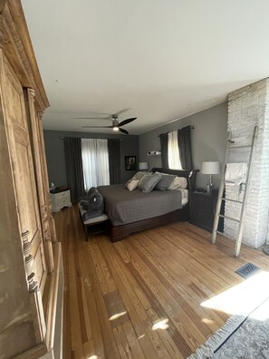 4 soverom, skrivebord, strykejern/-brett og wi-fi