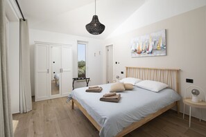 4 soverom, strykejern/-brett, reiseseng for barn og wi-fi (inkludert)