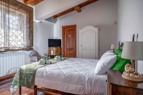 An Enchanting and Discreet Place nestled in an Olive Grove just a stone's throw from Rome
