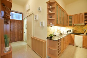 Apartment, 3 Bedrooms | Private kitchen | Fridge, microwave, oven, stovetop - Ultra central apartment at Synagogue (Budapest)