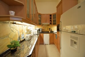 Apartment, 3 Bedrooms | Private kitchen - Ultra central apartment at Synagogue (Budapest)