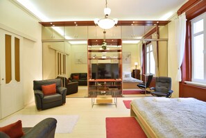 Apartment, 3 Bedrooms | Desk, free WiFi, bed sheets - Ultra central apartment at Synagogue (Budapest)