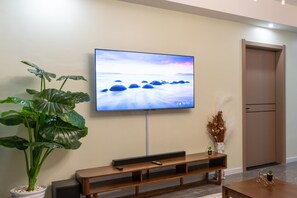 Interior - Charming Retreat: Your Stylish Two-Bedroom Haven next to a National Park (Nairobi)