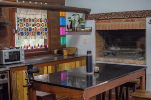 Appartement, balcon, vue montagne | Salle à manger