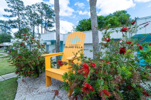  Sports Weekend Stay Near Fields, Beach & Pool onsite. Coffee/Wine in backyard