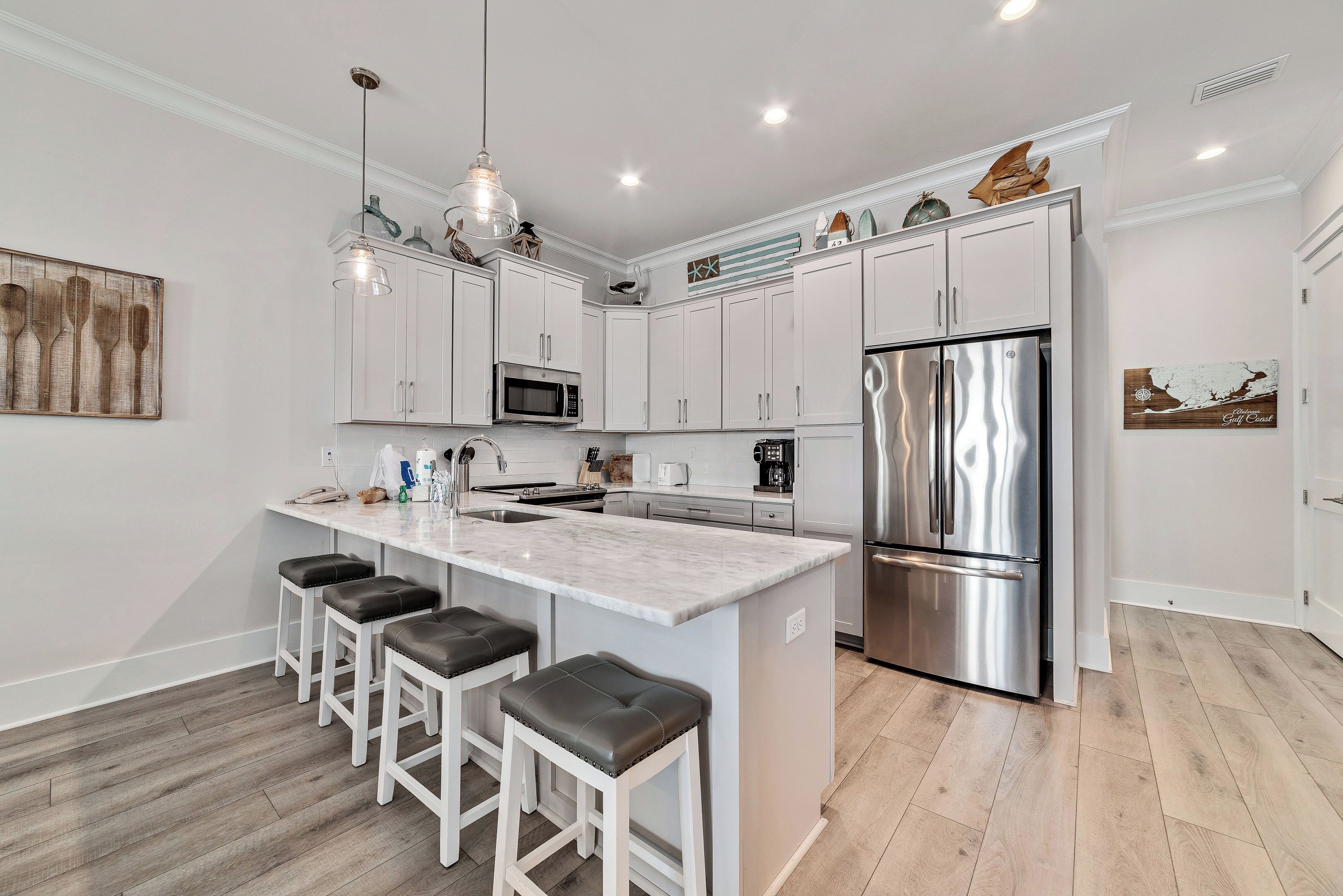 Comfort House, 4 Bedrooms, Balcony, Pool View | Private kitchen | Fridge, microwave, oven, stovetop