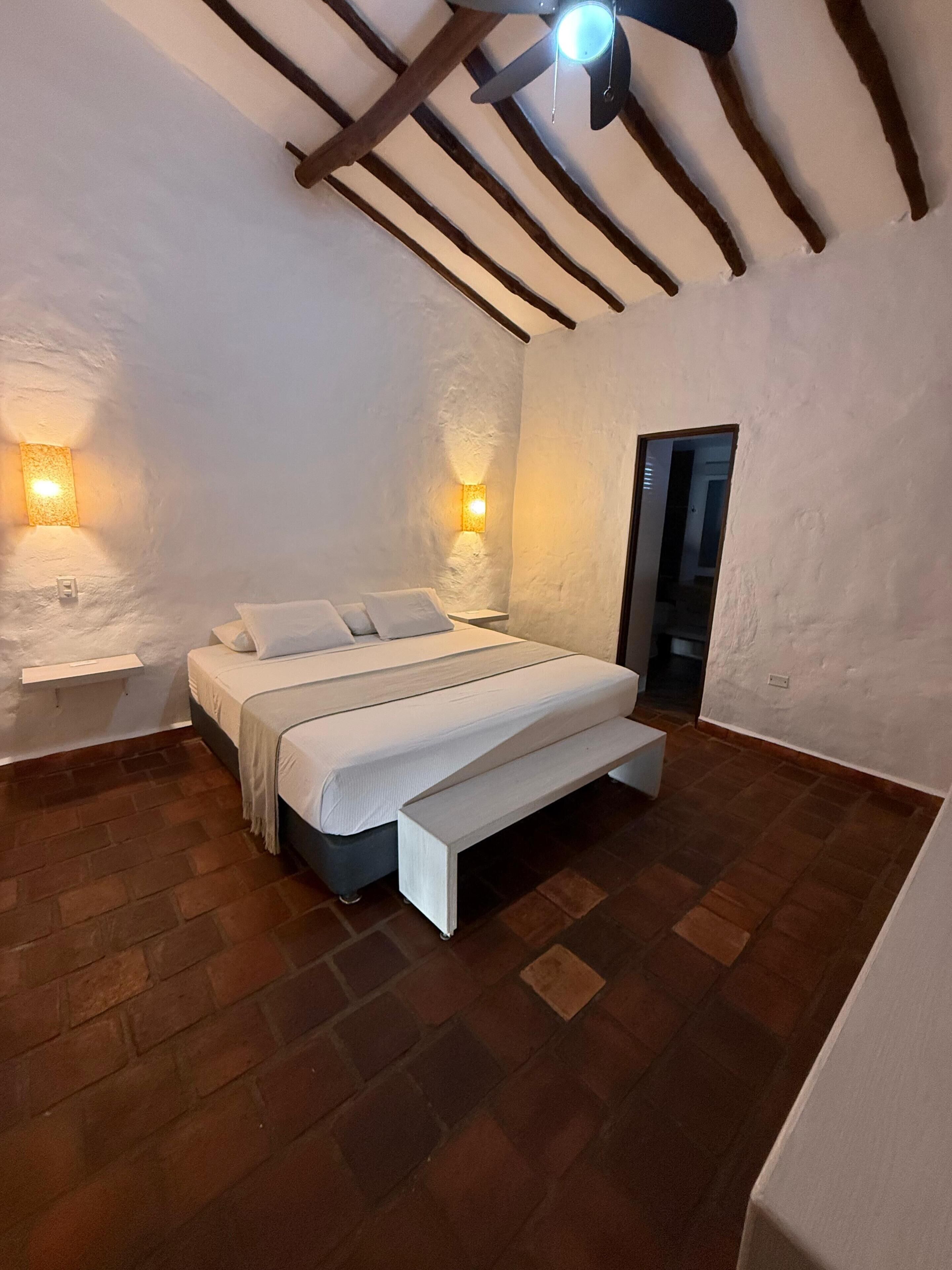 Comfort Duplex | Desk, laptop workspace, free WiFi