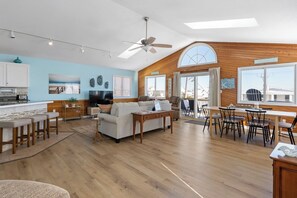 TV - Coasties Ocean Breeze: Ocean Views | Dog-Friendly (Kill Devil Hills)