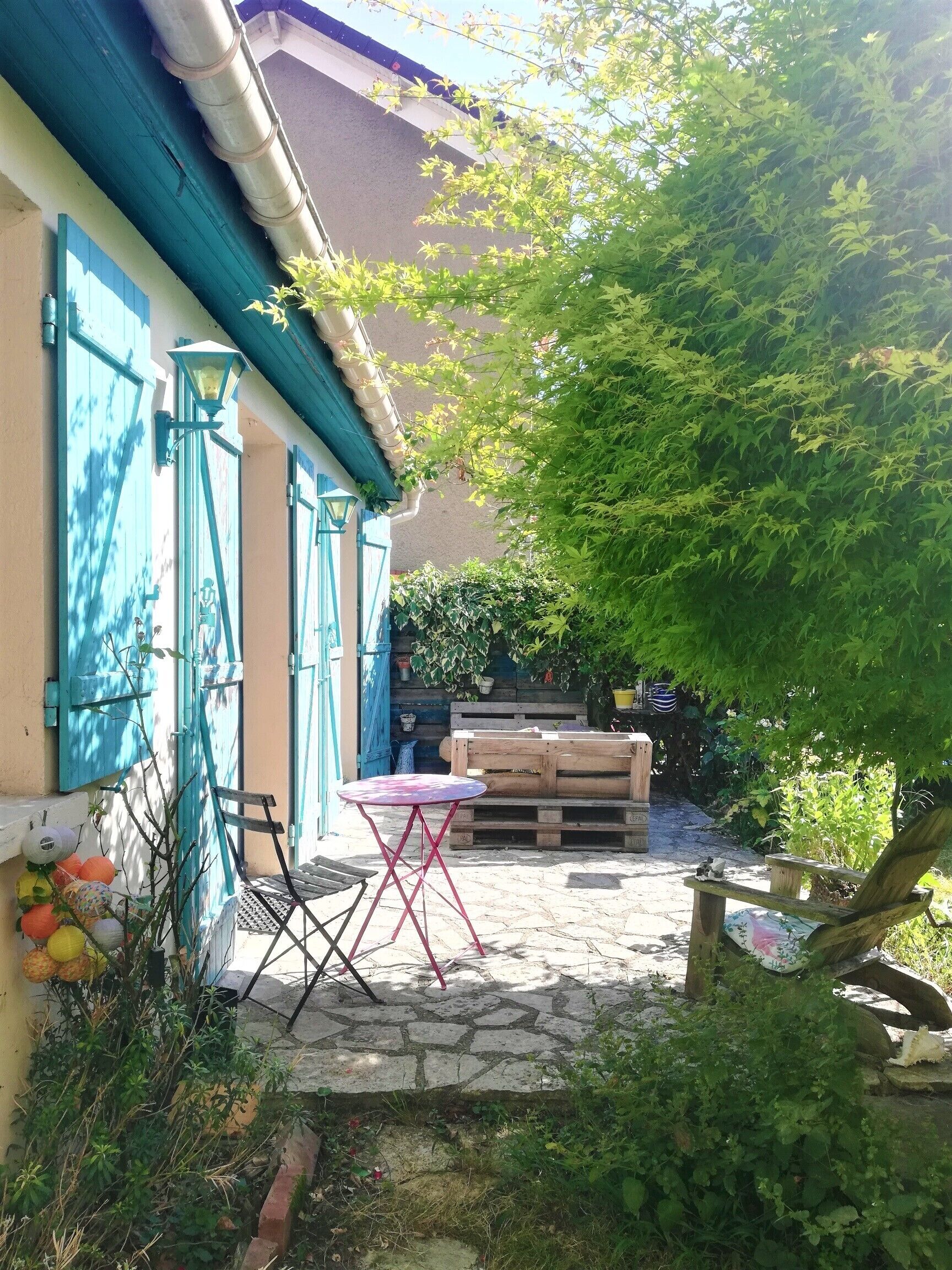 屋外ダイニングエリア