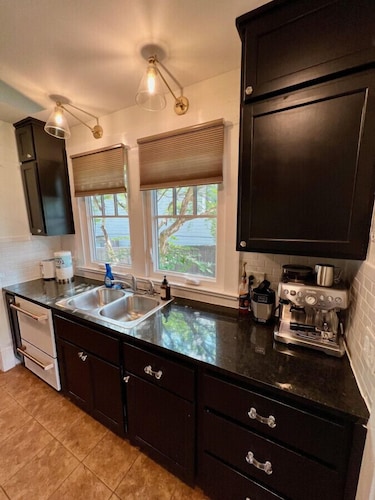 Nashville Fatherland Cottage