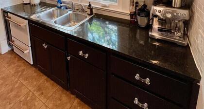 Nashville Fatherland Cottage