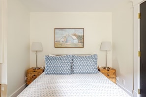 2 bedrooms, desk, iron/ironing board, travel crib