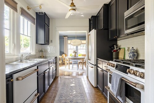 East Nashville Cottage: Hot Tub, EV, Walkable