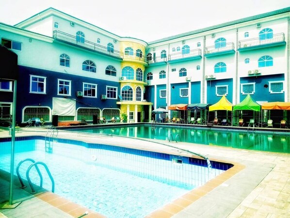 Front of property - De-Lasmall Hotel and Resort Ltd (Port Harcourt)