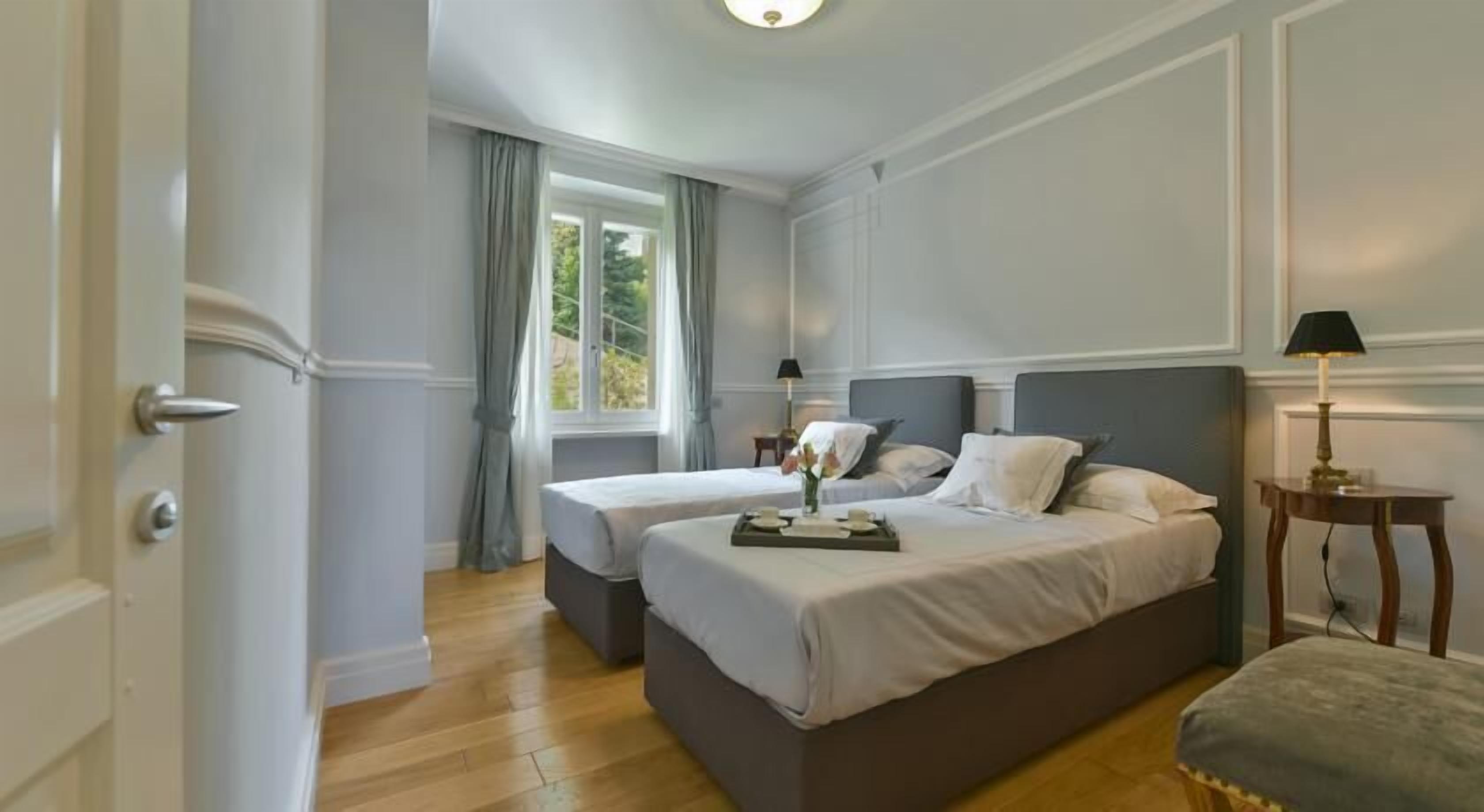 3 bedrooms, iron/ironing board, internet, bed sheets