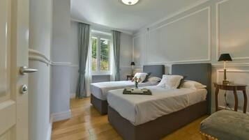 3 bedrooms, iron/ironing board, internet, bed sheets