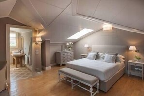 9 habitaciones, tabla de planchar con plancha, wifi y ropa de cama 