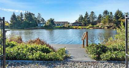 Canal Front, Private Dock, Fully Fenced, Spacious!