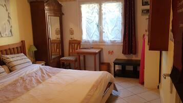 1 bedroom, travel crib, free WiFi, bed sheets