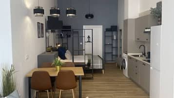 Een strijkplank/strijkijzer, gratis wifi, beddengoed