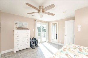 3 makuuhuonetta, silitysrauta/-lauta, ilmainen Wi-Fi, vuodevaatteet