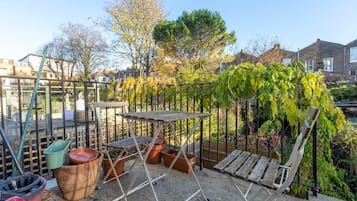 Basic Apartment | Property grounds