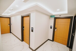Comfort Double or Twin Room, 1 Queen Bed | Individually decorated, individually furnished, desk, laptop workspace - Aktaş Lights Hotel (Trabzon)