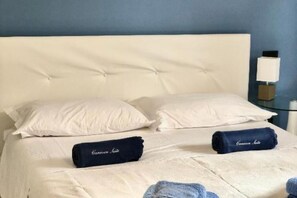 2 habitaciones, tabla de planchar con plancha, cuna de viaje y wifi 