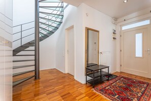 Interior - Modern Penthouse Terrace Hot Tube (Budapest)