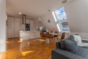 Dining - Modern Penthouse Terrace Hot Tube (Budapest)