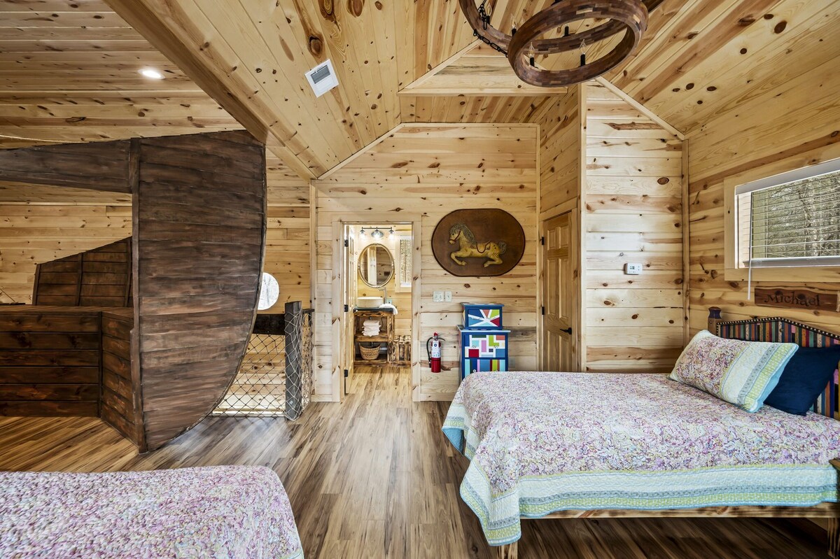 Photo 135 of Family-friendly 4BD cabin! Newly-built + Near TOWN