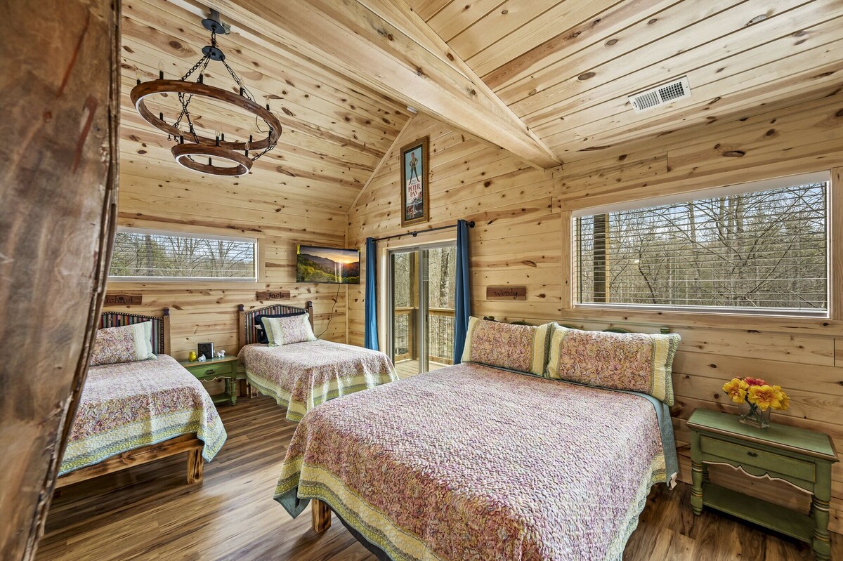 Photo 130 of Family-friendly 4BD cabin! Newly-built + Near TOWN
