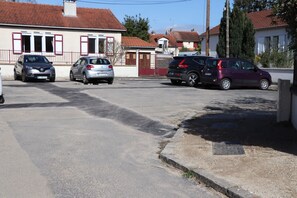 Property grounds - Vrbo Property (Saint-Cyr-l'École)