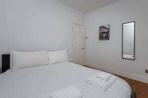 Appartement de base | 2 chambres, fer et planche à repasser, literie fournie