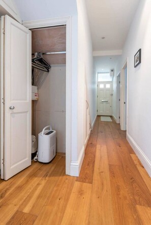 Basic Apartment | Interior