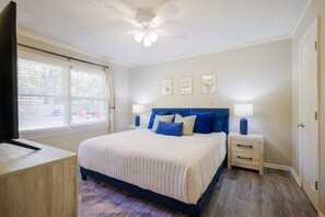 3 bedrooms, iron/ironing board, travel cot, free WiFi
