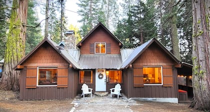 Sequoia Splendor - Historic Charm meets Modern Renovation inside Kings Canyon NP
