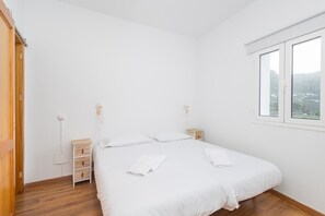 3 camere, ferro/asse da stiro, Wi-Fi gratuito, lenzuola