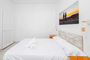 2 slaapkamers, een strijkplank/strijkijzer, gratis wifi, beddengoed