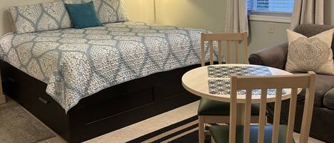 Fer et planche Ă repasser, Wi-Fi, literie fournie