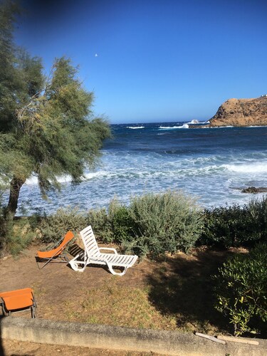 Corse, L'Ile Rousse, villa les pieds dans l'eau   