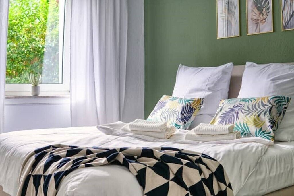 4 bedrooms, WiFi, bed sheets