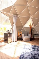 Cabane Deluxe, 1 très grand lit (Domo XL) | Literie de qualité supérieure, couette en duvet d'oie