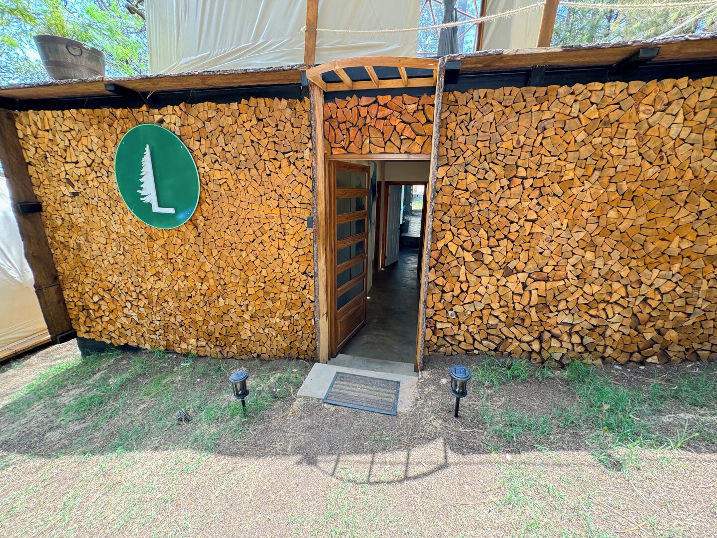 Cabaña, varias camas (Chalet 2 rooms with Jacuzzi) | Ropa de cama de alta calidad, edredón y decoración personalizada 