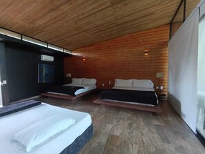 Decoración personalizada, muebles diferentes y escritorio 